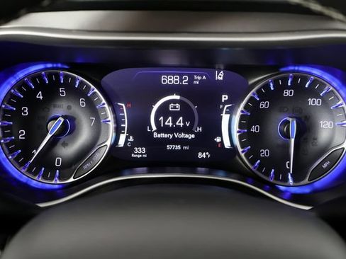Used 2024 Chrysler Pacifica Touring-L FWD image 28
