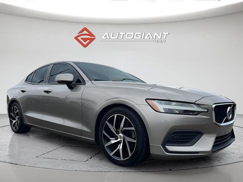 Used 2020 Volvo S60 T5 Momentum FWD image 10