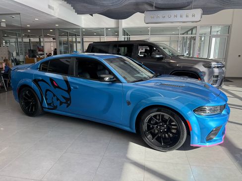 Used 2023 Dodge Charger SRT Hellcat w/ Harman/Kardon Audio Group image 6
