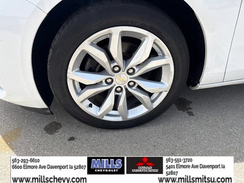 Used 2018 Chevrolet Impala LT w/ Sunroof and Spoiler Package FWD image 9