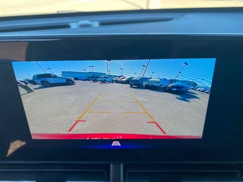 Used 2025 Chevrolet Trax LT image 17