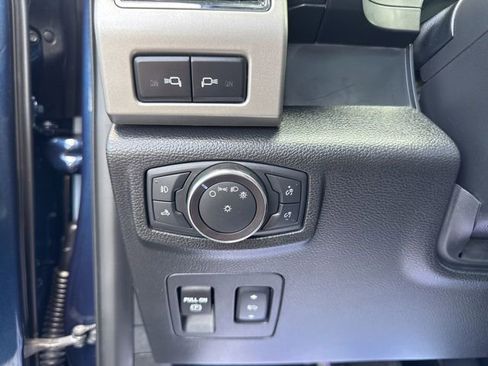 Used 2018 Ford F150 Lariat w/ Equipment Group 502A Luxury AWD/4WD image 24