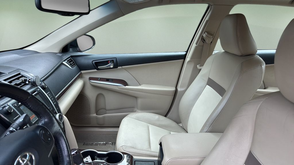 Used 2012 Toyota Camry XLE FWD image 14