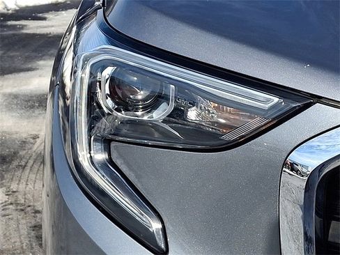 Used 2020 GMC Terrain SLE w/ Driver Convenience Package image 9