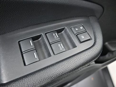 Used 2017 Honda Pilot Touring image 12
