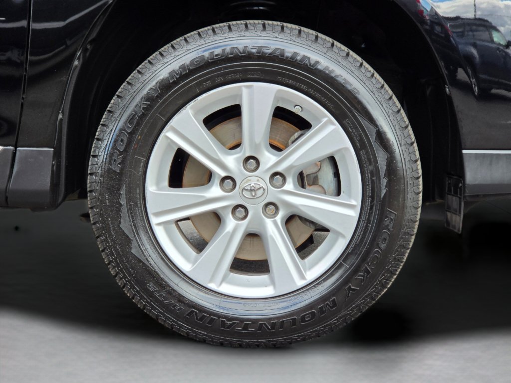 Used 2011 Toyota Highlander SE w/ Tow Pkg FWD image 38