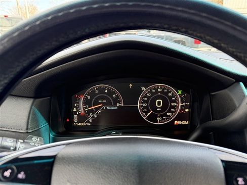 Used 2015 Cadillac Escalade ESV 4WD image 23