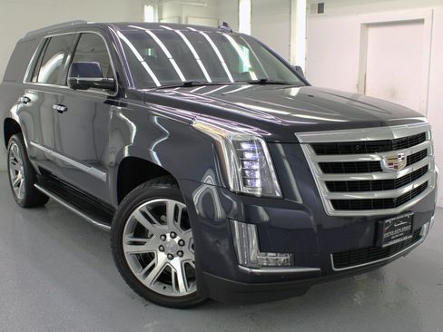 Used 2018 Cadillac Escalade Luxury image 29
