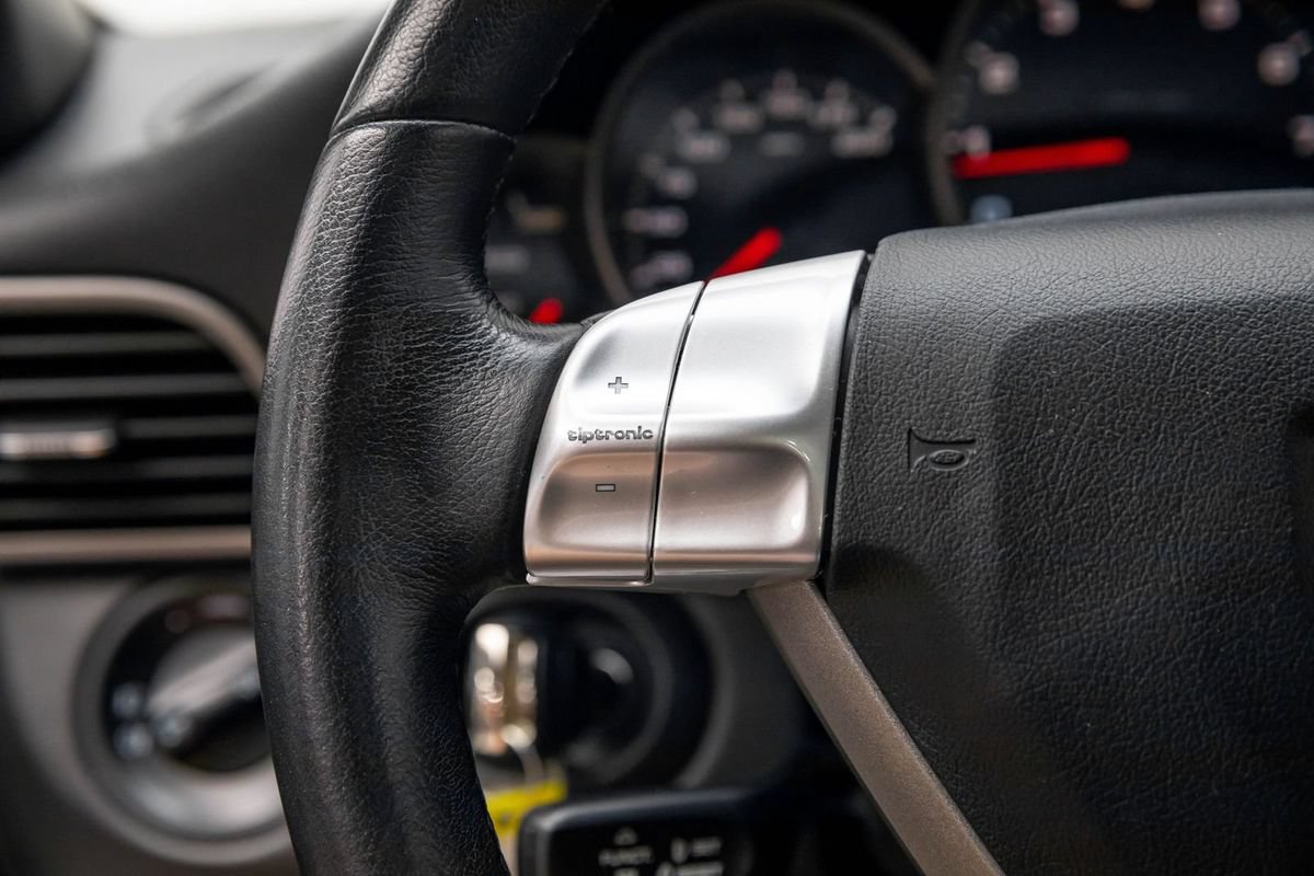 Used 2005 Porsche 911 Carrera RWD image 25