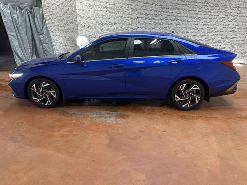 Certified 2024 Hyundai Elantra SEL w/ Convenience Package image 4