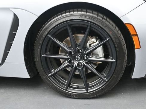 Used 2022 Toyota GR86 Premium RWD image 31