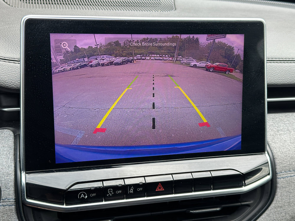 Used 2024 Jeep Compass Latitude AWD/4WD image 11