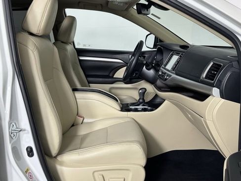 Used 2018 Toyota Highlander XLE image 33