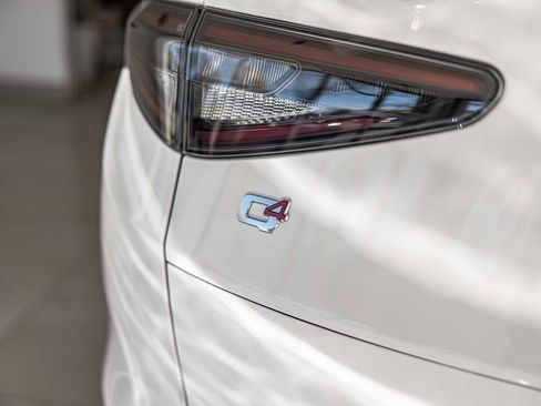 New 2025 Alfa Romeo Stelvio Sprint image 15