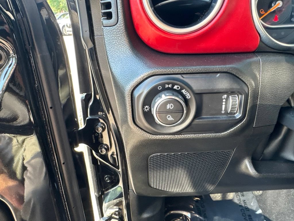 Used 2023 Jeep Gladiator Rubicon w/ LED Lighting Group AWD/4WD image 37