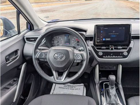 Used 2024 Toyota Corolla Cross LE image 24