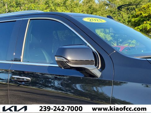 Used 2021 Cadillac Escalade Luxury RWD image 8