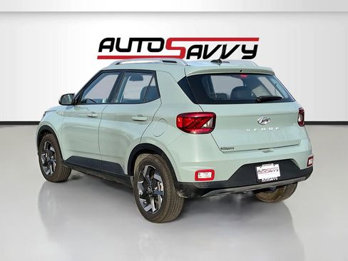 Used 2025 Hyundai Venue Limited FWD image 5