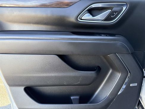 Used 2022 Chevrolet Suburban LT image 14