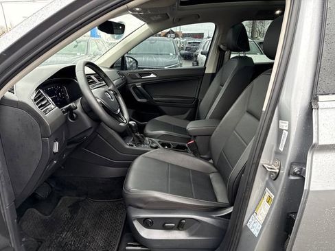 Used 2021 Volkswagen Tiguan SE image 15