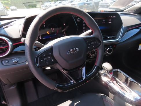 Used 2026 Chevrolet Trax RS w/ Sunroof Package FWD image 15