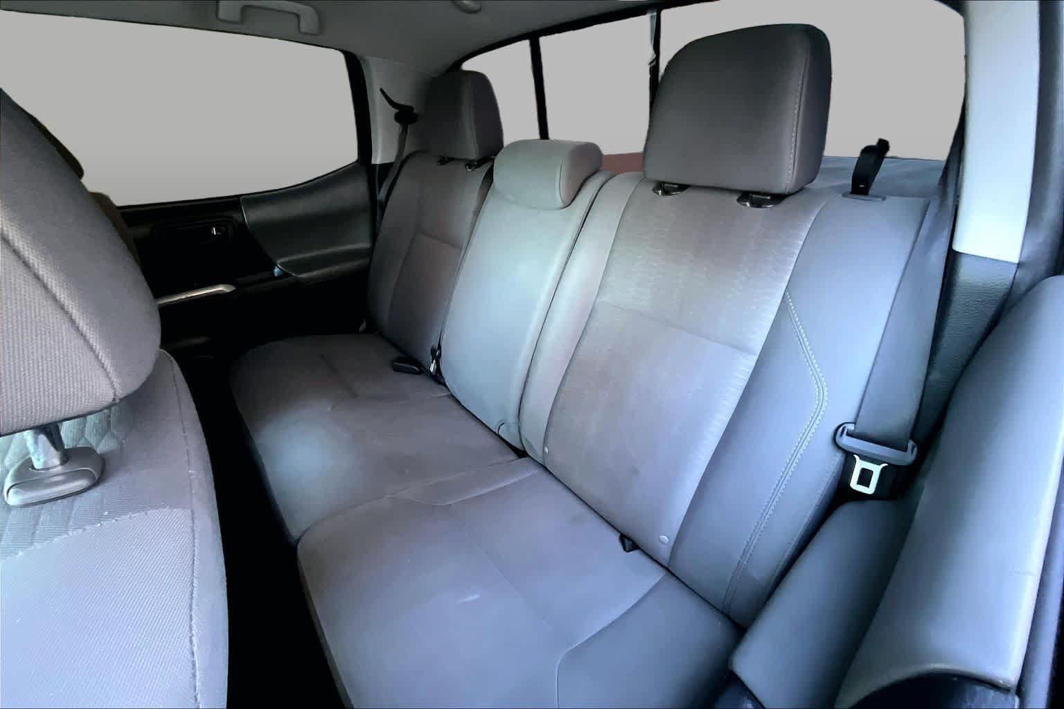 Used 2021 Toyota Camry XLE FWD image 20