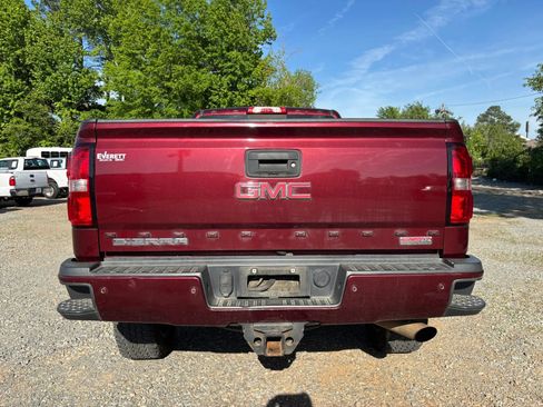 Used 2016 GMC Sierra 2500 SLT w/ All-Terrain HD Package AWD/4WD image 11