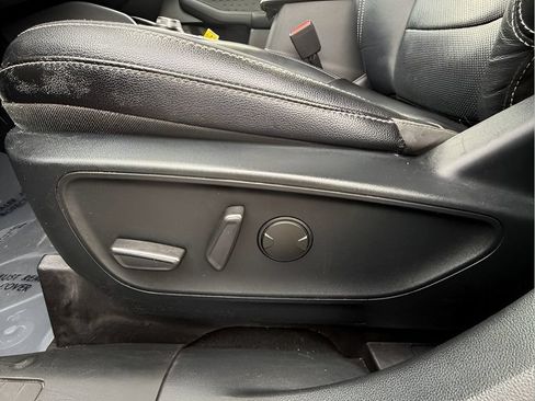 Used 2020 Ford Escape Titanium AWD/4WD image 19