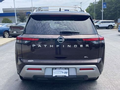 Used 2022 Nissan Pathfinder SL w/ Cargo Package FWD image 5