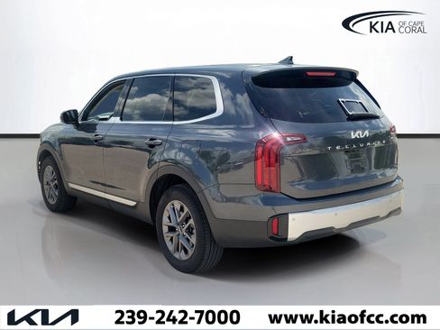 Used 2024 Kia Telluride LX FWD image 4