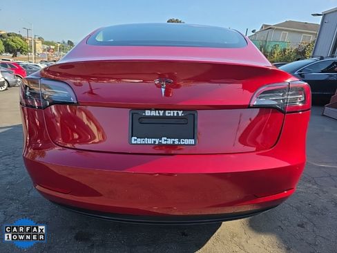 Used 2019 Tesla Model 3 Standard Range Plus image 4