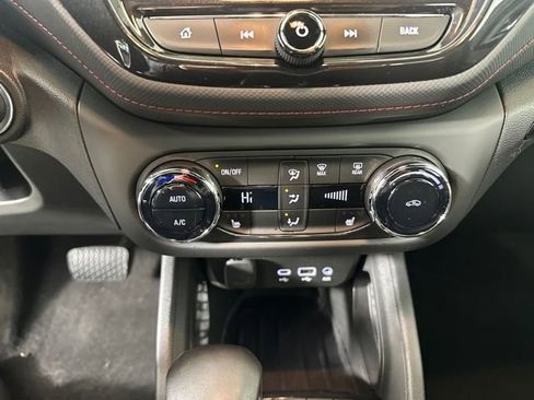 Used 2023 Chevrolet TrailBlazer RS w/ Sun and Liftgate Package image 22