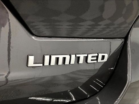 Used 2024 Jeep Grand Cherokee Limited w/ Trailer Tow Package AWD/4WD image 9