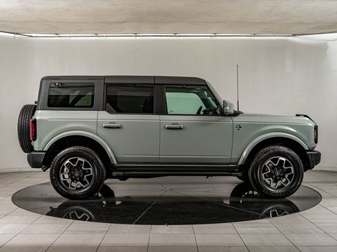 Used 2024 Ford Bronco Outer Banks AWD/4WD image 4
