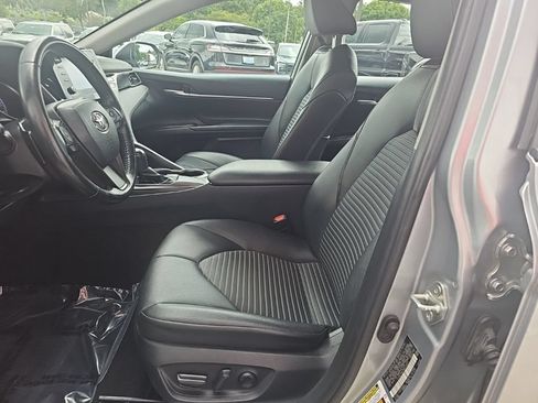 Used 2021 Toyota Camry SE FWD image 9