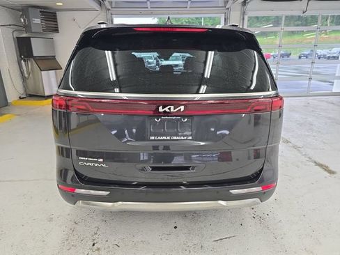 Certified 2023 Kia Carnival SX FWD image 4