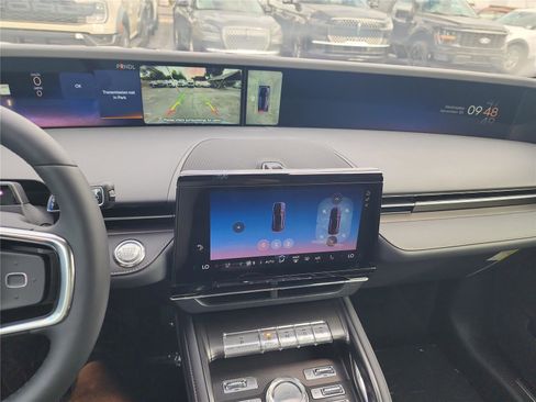 New 2026 Lincoln Nautilus Premier image 32