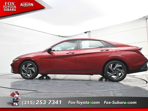 Used 2025 Hyundai Elantra SEL image 23