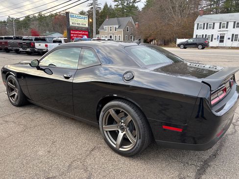 Used 2022 Dodge Challenger SRT Hellcat w/ SRT Black Package image 3