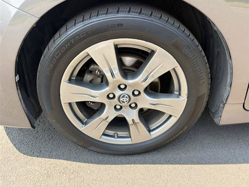 Used 2019 Toyota Sienna SE FWD image 11