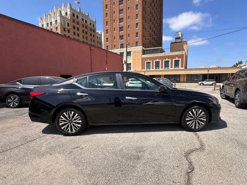 Certified 2025 Nissan Altima 2.5 SV FWD image 7