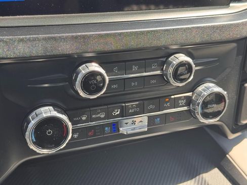 Used 2023 Ford F250 Limited w/ FX4 Off-Road Package image 7