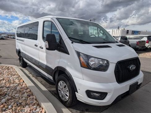Used 2025 Ford Transit 350 XLT image 3