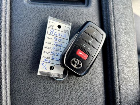 Used 2024 Toyota Grand Highlander Limited AWD/4WD image 23