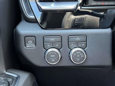 New 2026 GMC Sierra 1500 Elevation image 28