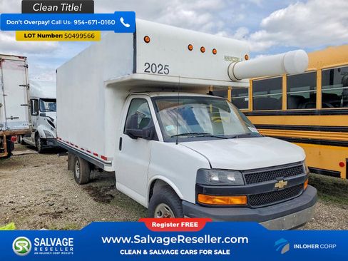 Used 2020 Chevrolet Express 3500 w/ Driver Convenience Package RWD image 5