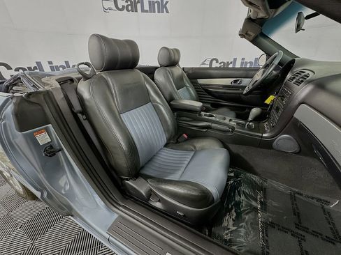 Used 2005 Ford Thunderbird RWD image 28