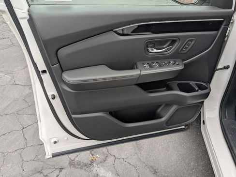 Used 2023 Honda Pilot Touring image 14