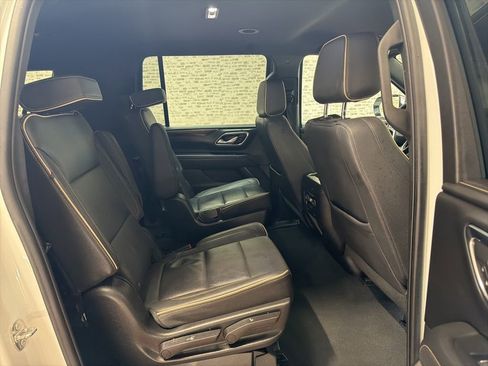 Used 2023 Chevrolet Suburban Premier AWD/4WD image 13