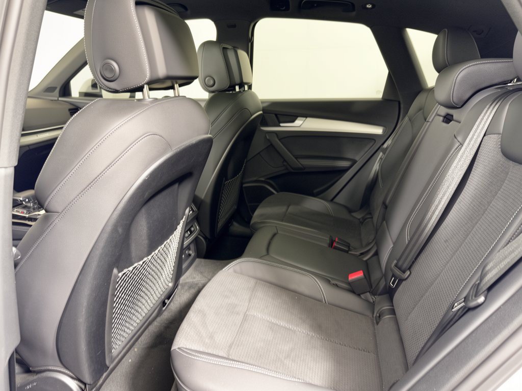 Used 2024 Audi Q5 e Premium Plus w/ Premium Plus Package AWD/4WD image 25